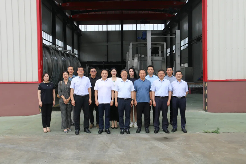 青島市政協(xié)副主席薄濤一行十余人蒞臨銳智智能考察調研